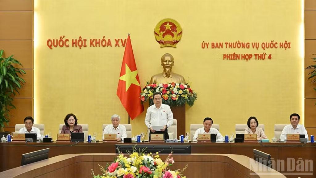 NA Chairman Tran Thanh Man speaks at the session. (Photo: nhandan.vn)