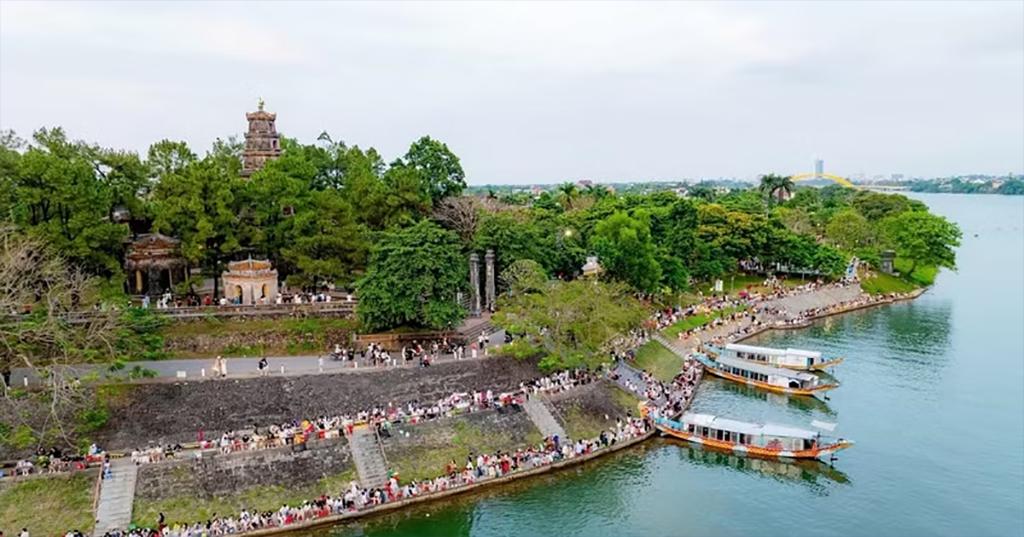 Thien Mu Pagoda, one of Hue’s distinctive cultural tourism attractions. (Photo: Le Dinh Hoang)
