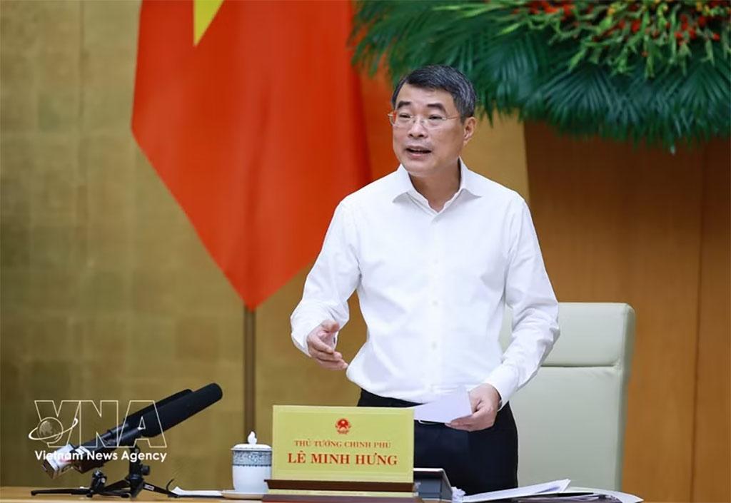 Prime Minister Le Minh Hung speaks at the Government meeting on August 3. (Photo: VNA)