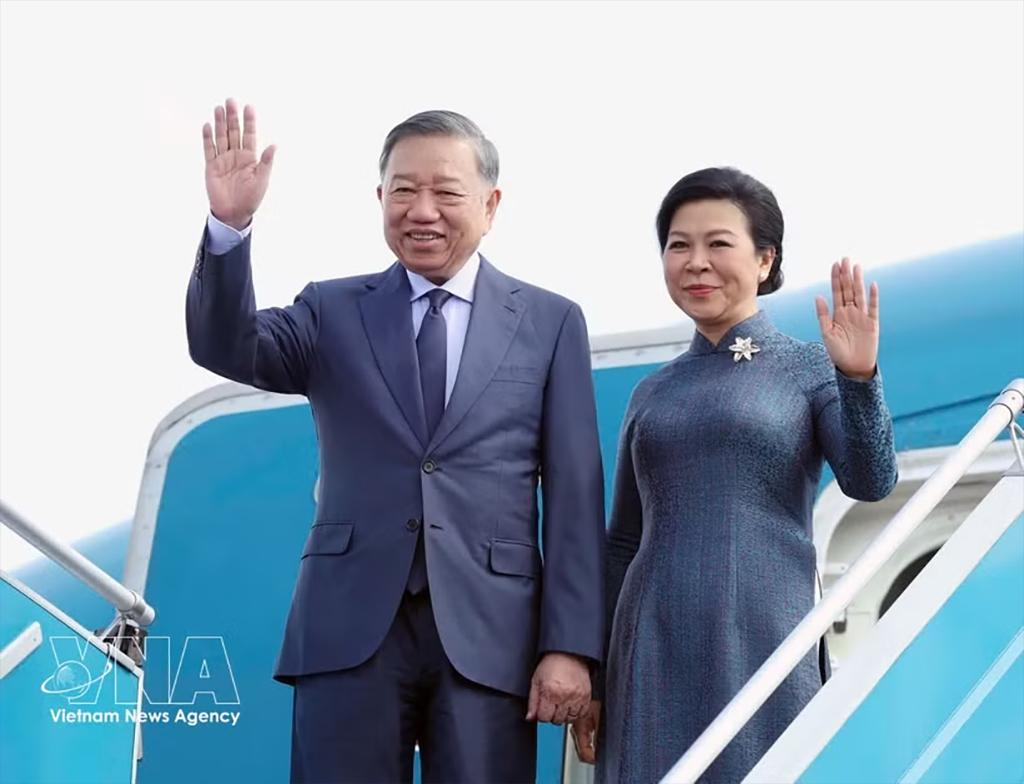 General Secretary of the Communist Party of Vietnam Central Committee and President To Lam, and his spouse Ngo Phuong Ly leave Hanoi on September 7 for a state visit to Russia, an official visit to France and attendance at the International Space Summit in Paris, from September 7 to 12. (Photo: VNA)