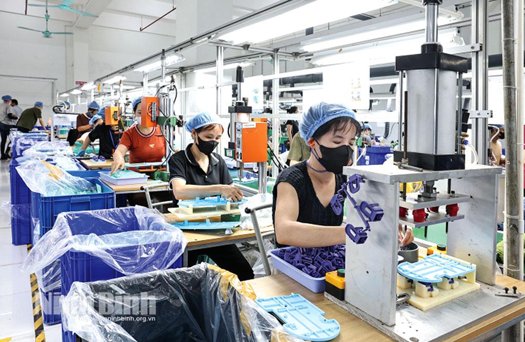 Production line of Ninh Binh Dream plastic JSC.