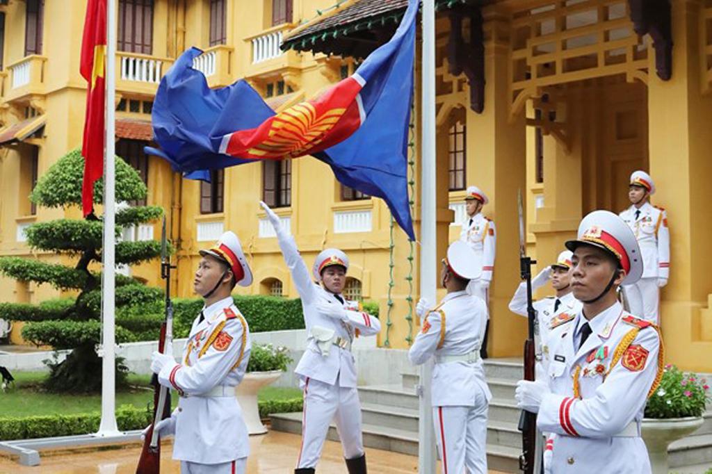 Hanoi flag hoisting ceremony marks ASEAN's 53rd founding anniversary