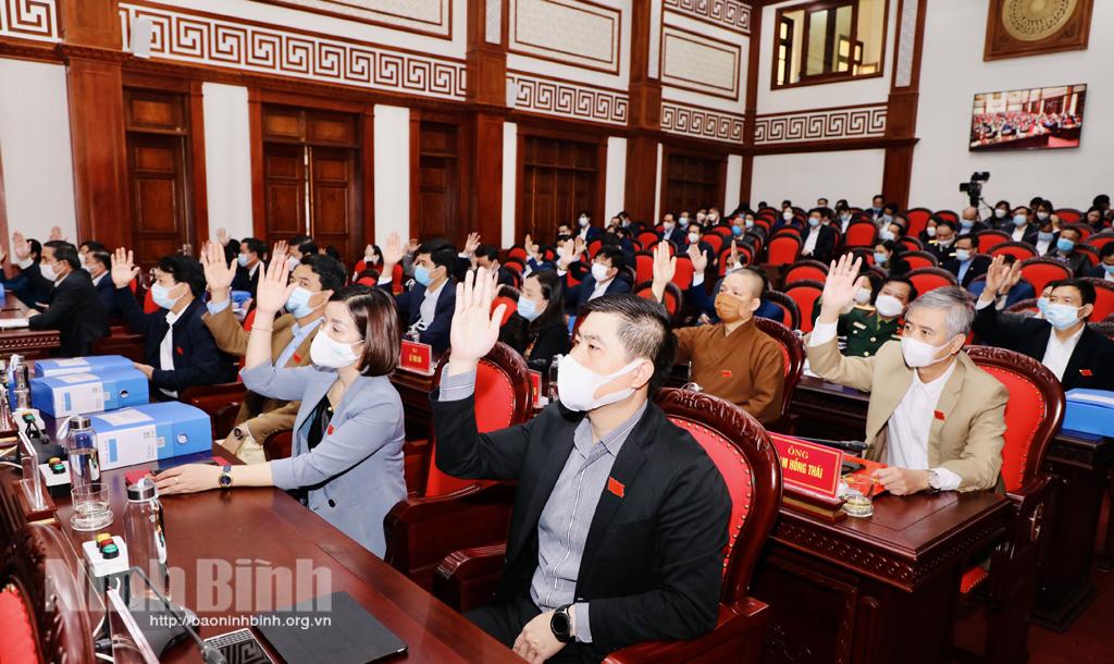 Ninh Binh People's Council passes 36 resolutions at 4th session
