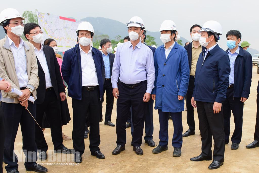Deputy PM inspects construction progress of North-South expressway