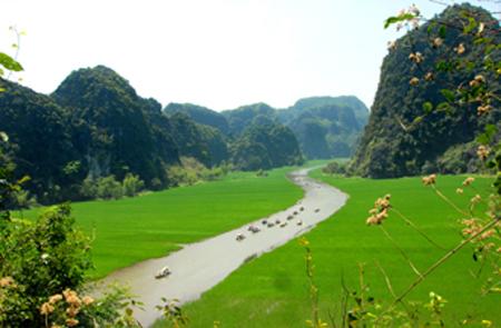 Ninh Binh is in the top 7 experiences not to be missed in Vietnam