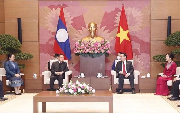 Top Vietnamese, Lao legislators hold talks