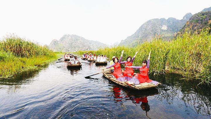 Van Long lagoon: An untouched destination in Ninh Binh province