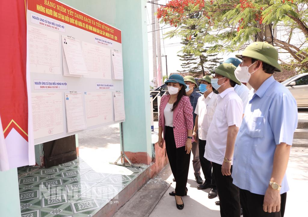 Ninh Binh's leaders inspect election preparations