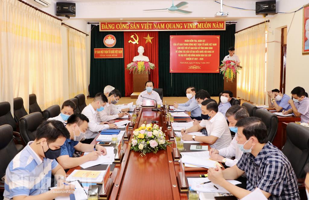Front leader inspects election preparations in Ninh Binh province