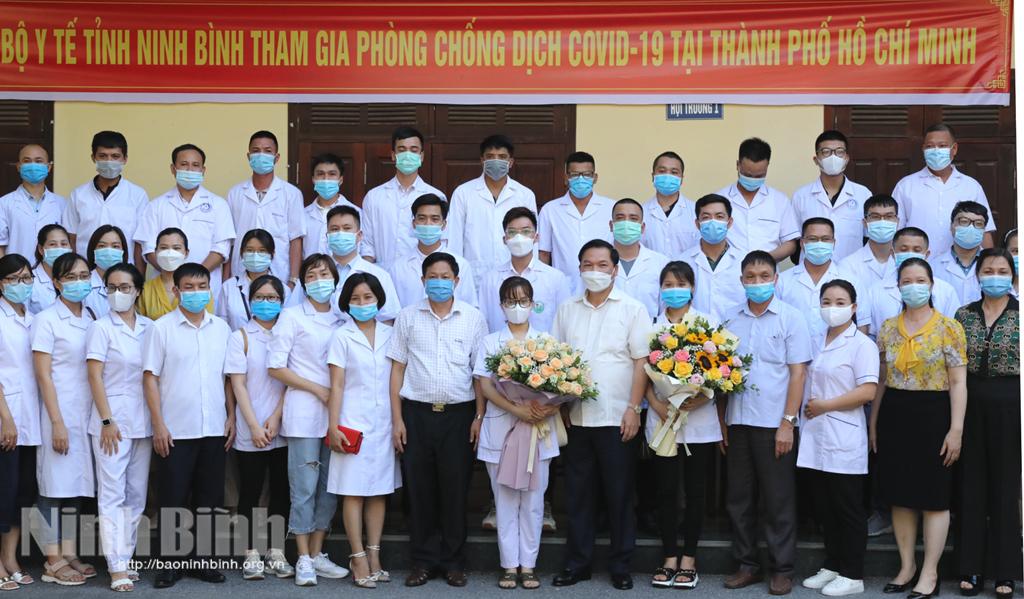 Ninh Binh sends medical workers to support HCM City in COVID-19 fight
