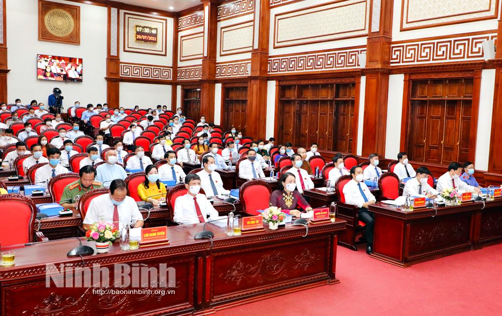 Second session of provincial People's Council opens