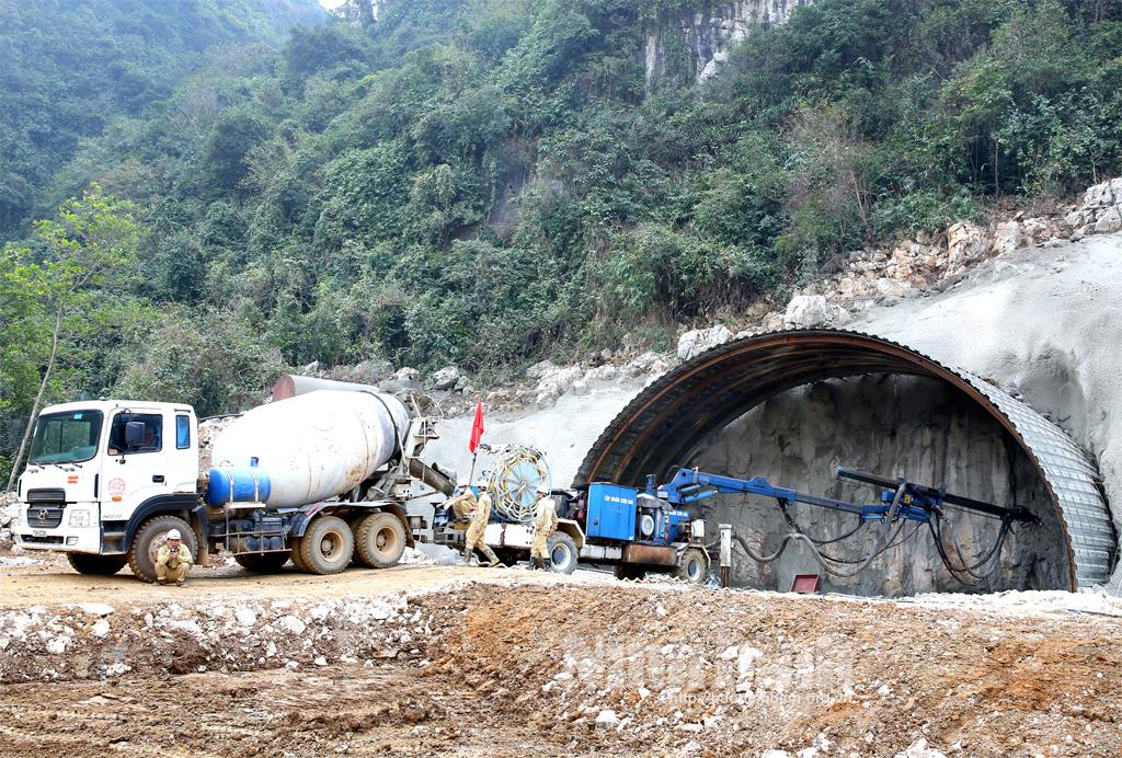 Ninh Binh's disbursement of public investment reaches 50 percent of plan