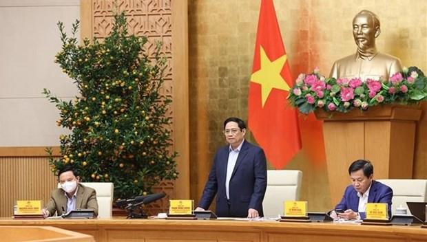 PM orders staying on duty round the clock to fight COVID-19 during Tet