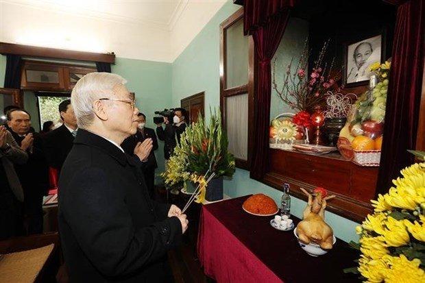 Party leader pays tribute to President Ho Chi Minh at House 67