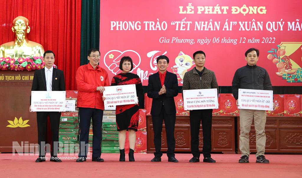 Ninh Binh's Red Cross Society launches Humanitarian Tet 2023