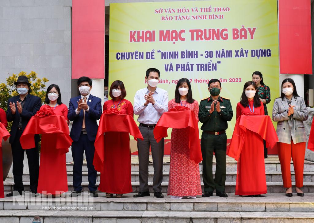 Exhibition spotlights Ninh Binh's achievements after 30 years of re-establishment