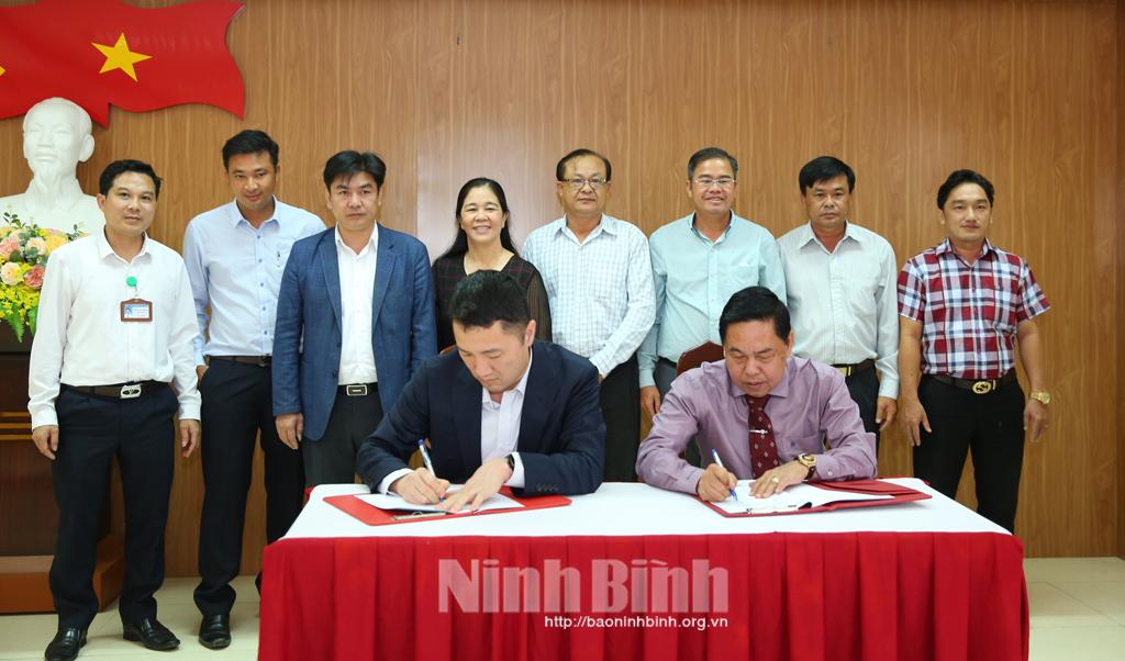 Ninh Binh, An Giang sign Agreement on tourism cooperation