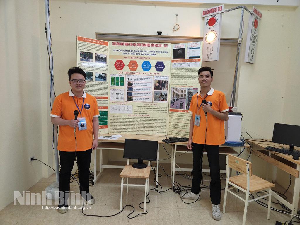 Ninh Binh's students win two third prizes at National Science and Technology Contest