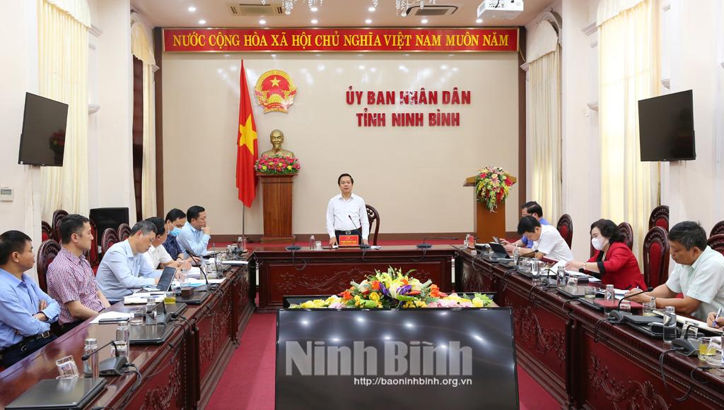 Provincial People's Committee discusses ways to boost economic growth