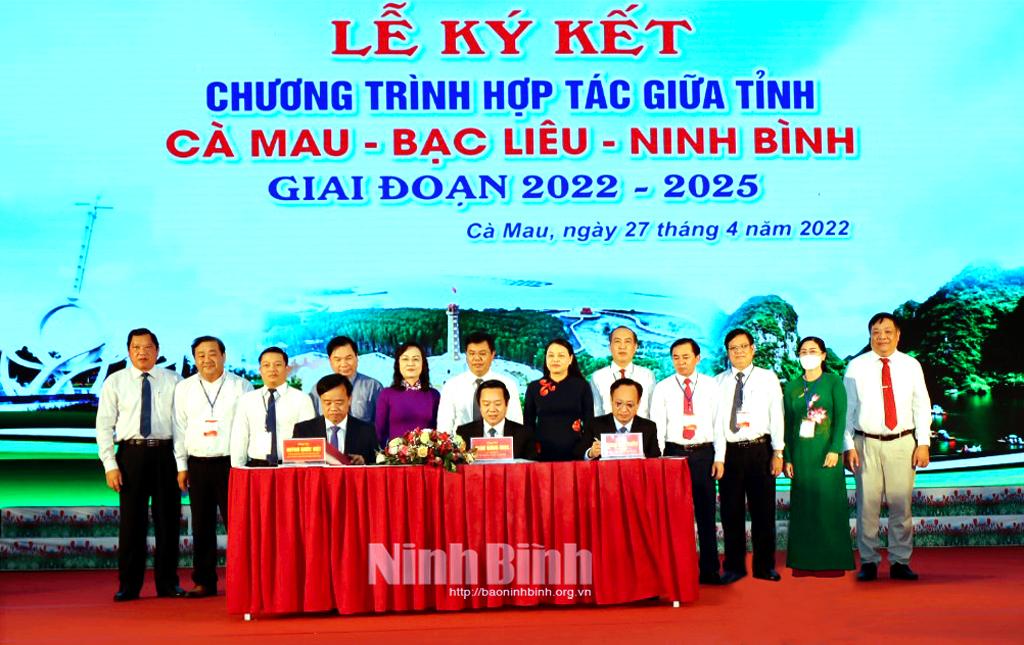 Ninh Binh, Ca Mau, Bac Lieu sign agreement to further step up cooperation