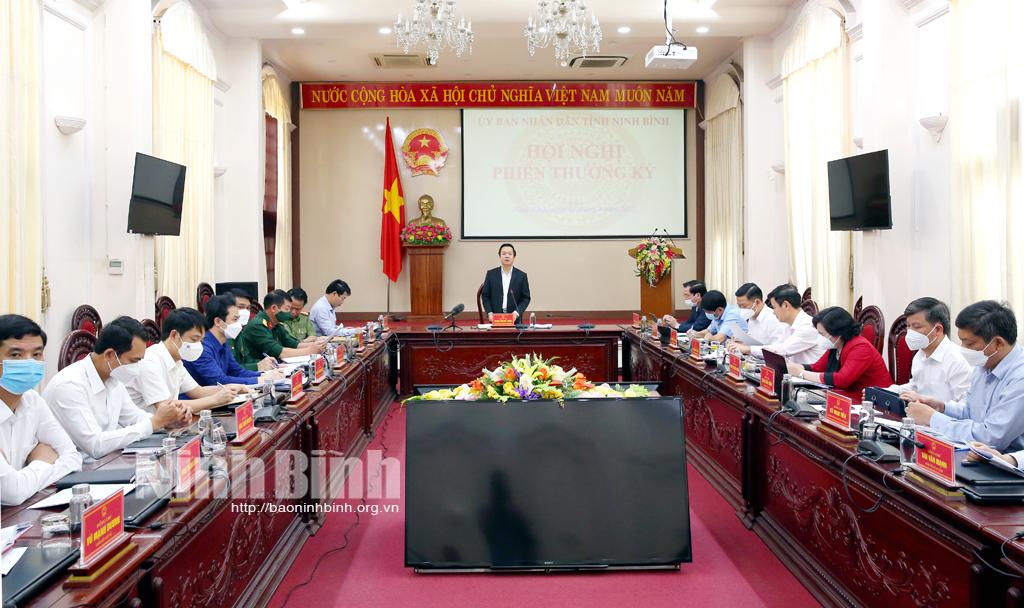 Provincial People's Committee convenes regular meeting