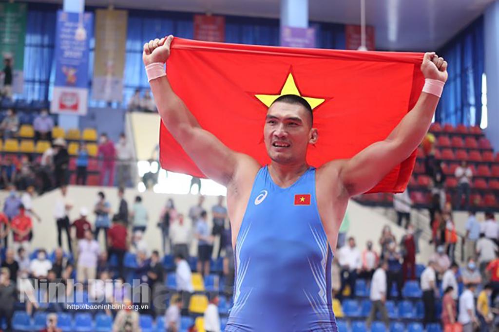 Ninh Binh's first athlete bags gold medal at SEA Games 31