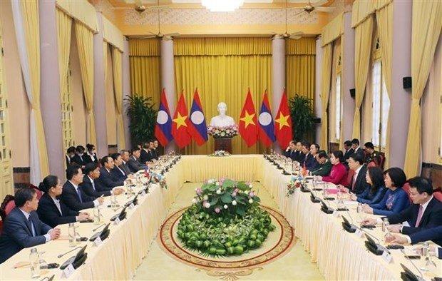 Vice President holds talks with Lao counterpart
