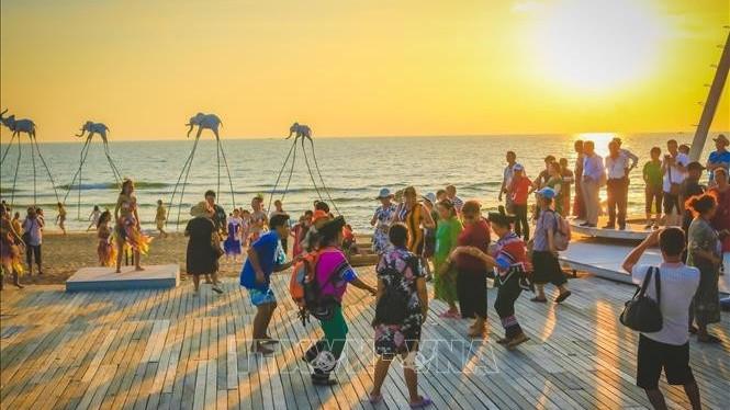 Sharp increase in international visitors to Vietnam in first half of 2022