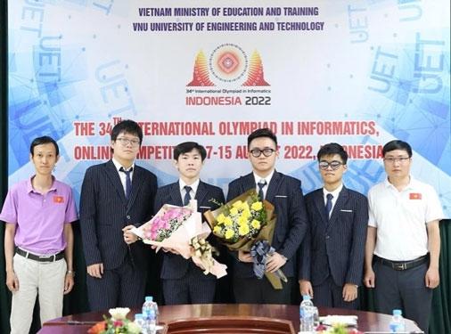 All four Vietnamese students win medals at Int'l Informatics Olympiad