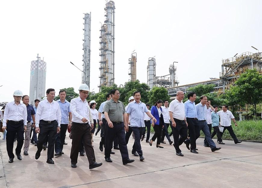 PM urges speeding up restructuring project of Ninh Binh fertiliser company