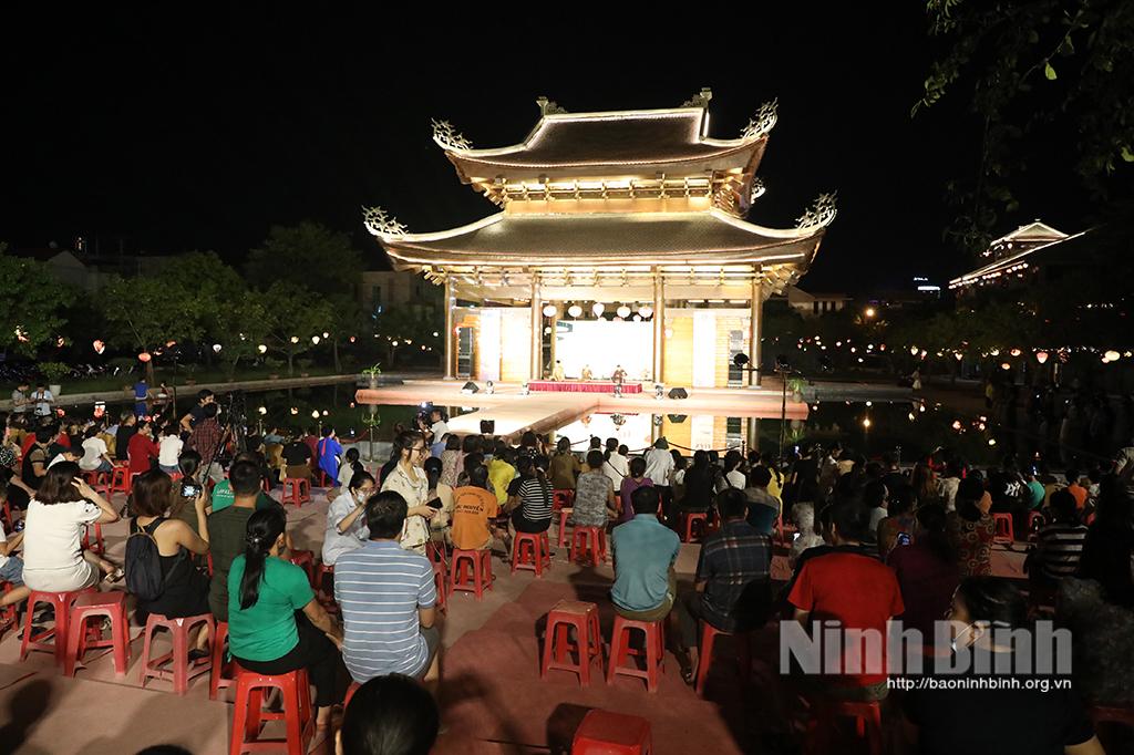 Ninh Binh combines tourism activities with traditional arts