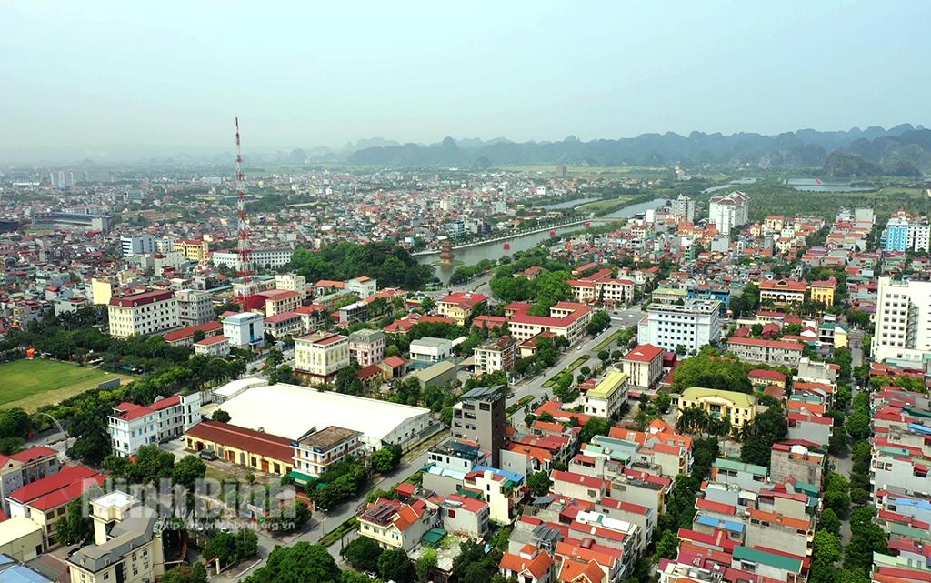 Ninh Binh continues to renew growth model, restructure economy