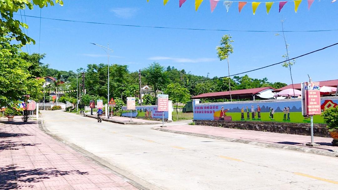 Murals beautify Ninh Binh's rural roads