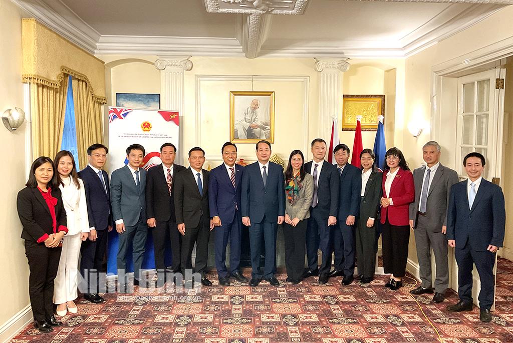 Ninh Binh provincial People's Council's delegation pays working visit to UK, Ireland