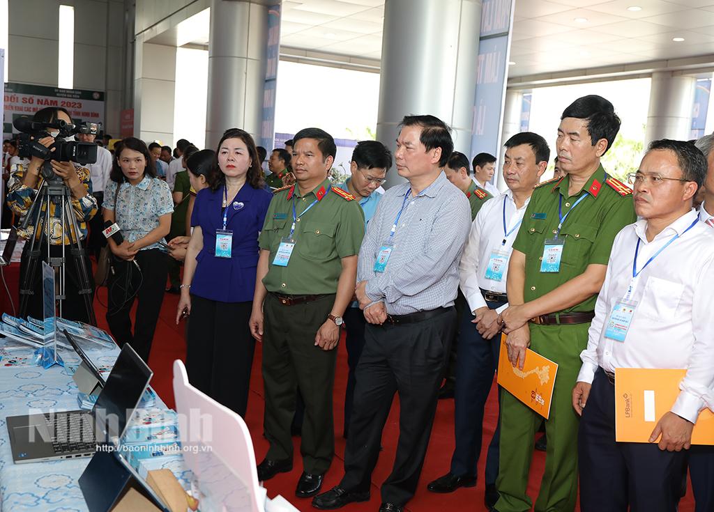 Ninh Binh province holds Digital Transformation Festival