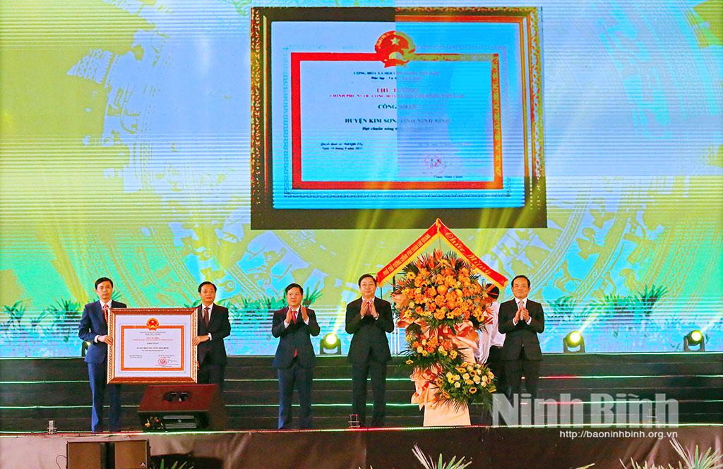 Kim Son district recognized as new-style rural area