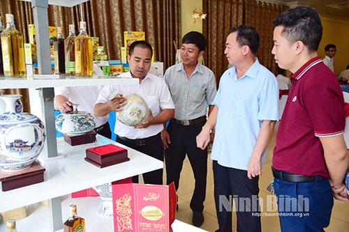Ninh Binh develops Bo Bat pottery village in combination with tourism