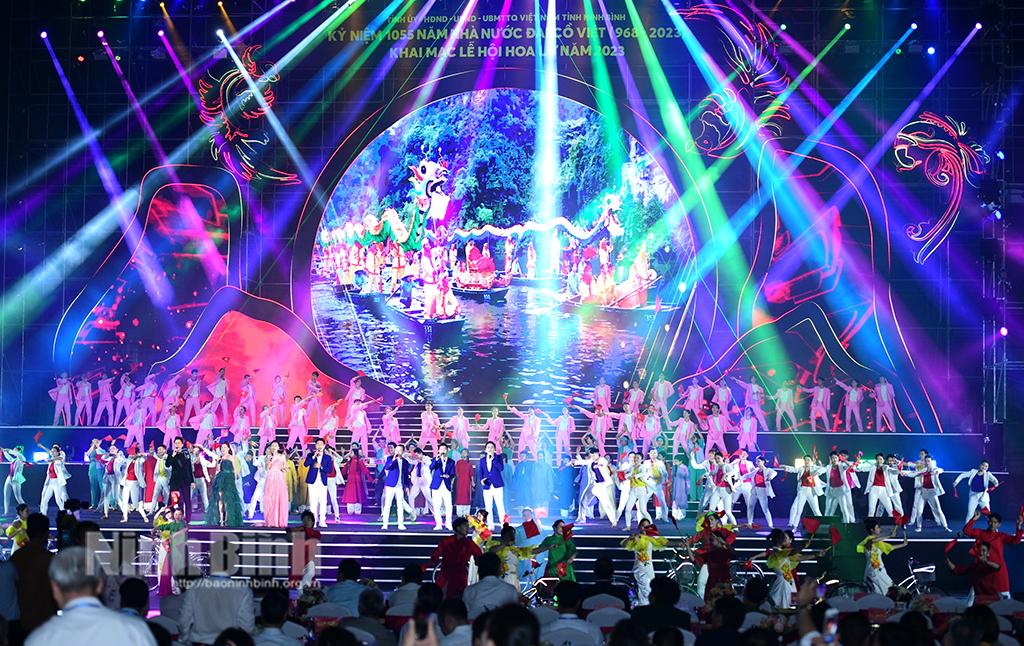 The ceremony celebrating the 1,055th founding anniversary of Dai Co Viet State and kicking off Hoa Lu Festival 2023 held