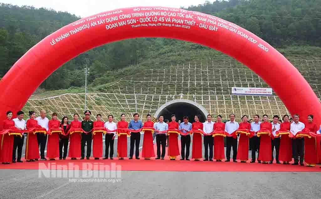 Two sections of eastern North - South Expressway open to traffic