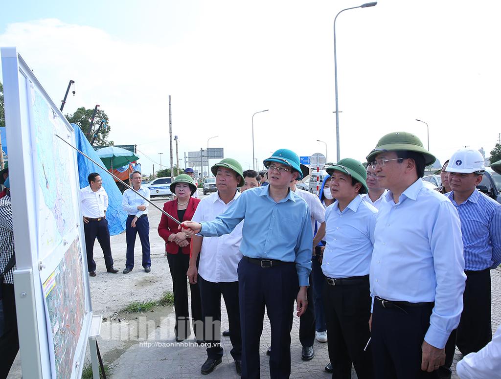 Government's delegation inspects progress of projects in Ninh Binh