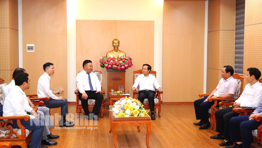 Chairman of provincial People's Committee receives Kagoshima city's trade union delegation