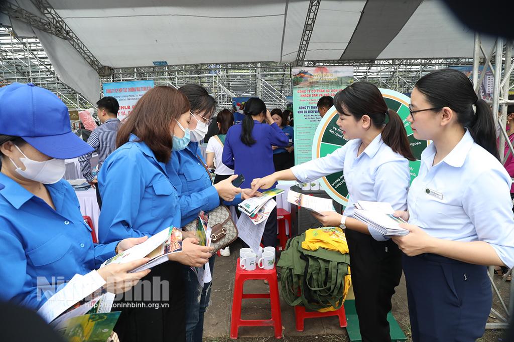 Ninh Binh authorities work to resolve labour shortages for enterprises