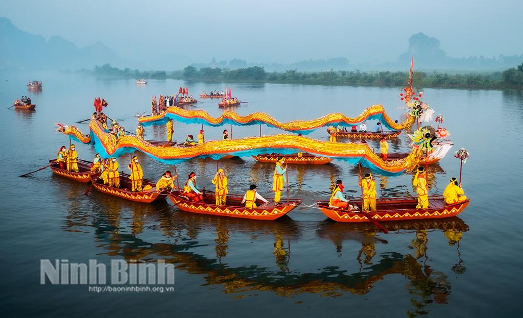 Season of festivals on rivers in Ninh Binh