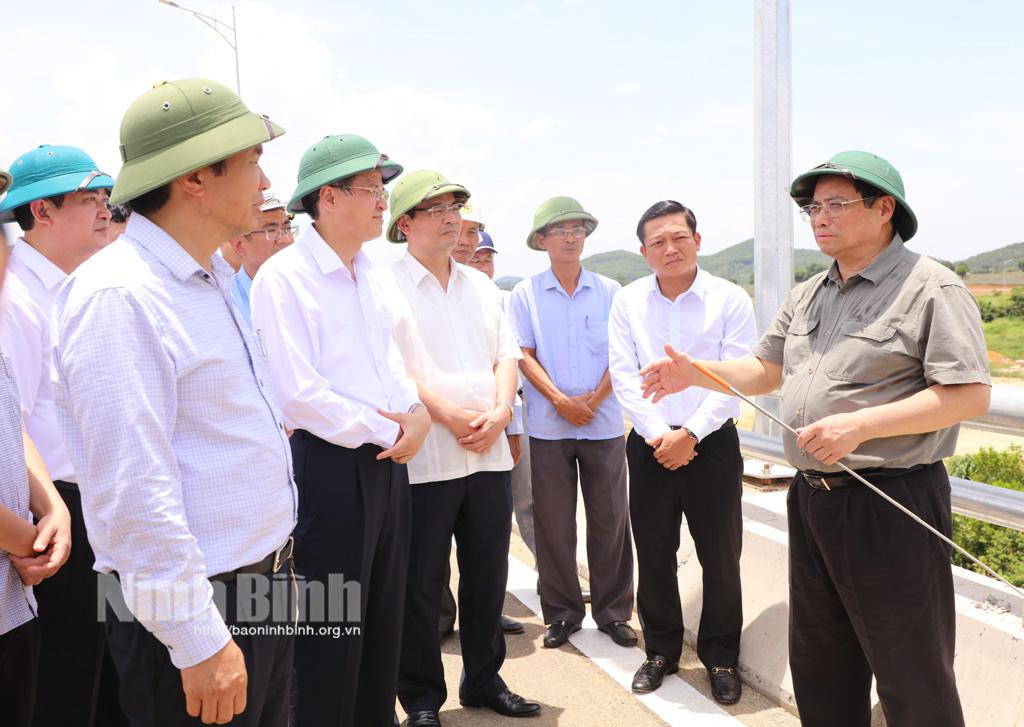 PM inspects construction of Ninh Binh's key transport
