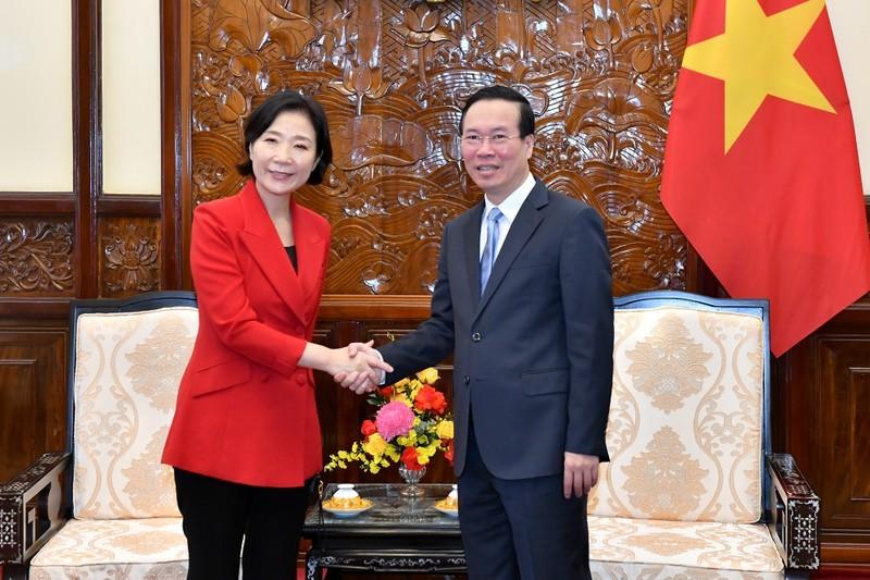 President hails RoK Ambassador's contributions to promoting bilateral ties