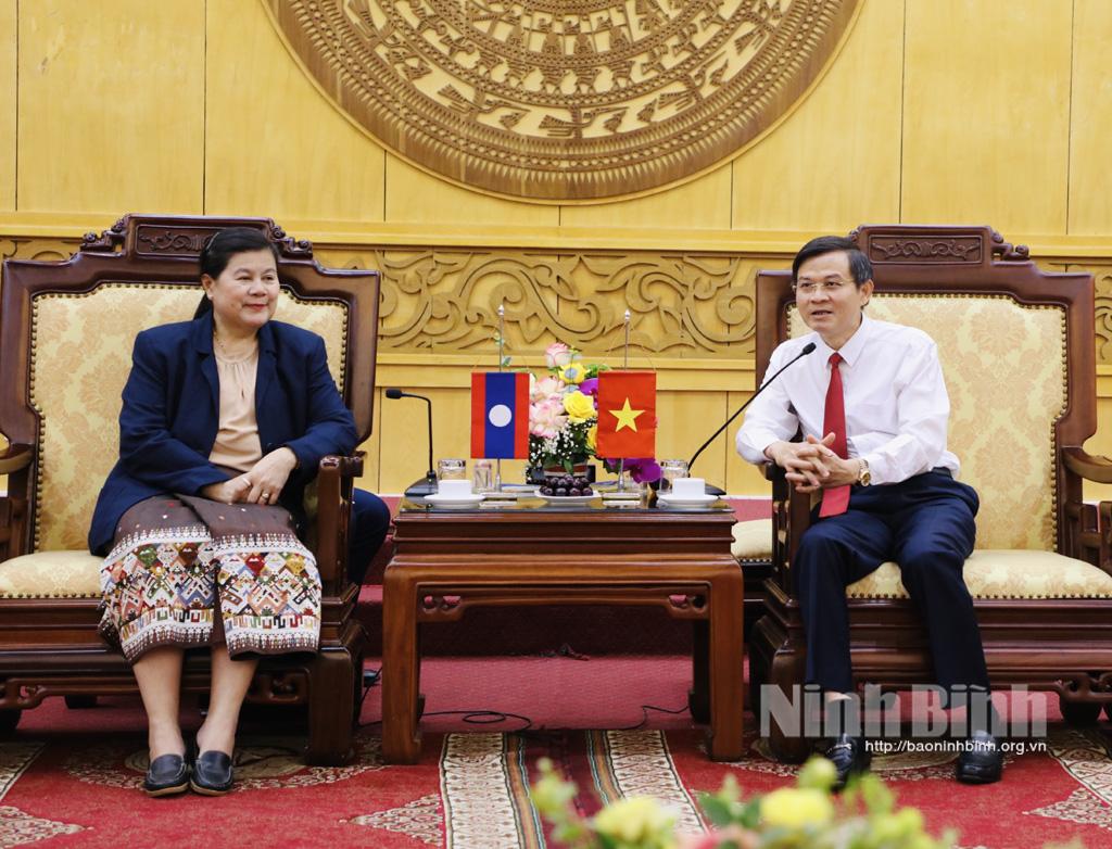 Secretary of provincial Party Committee receives Lao delegation