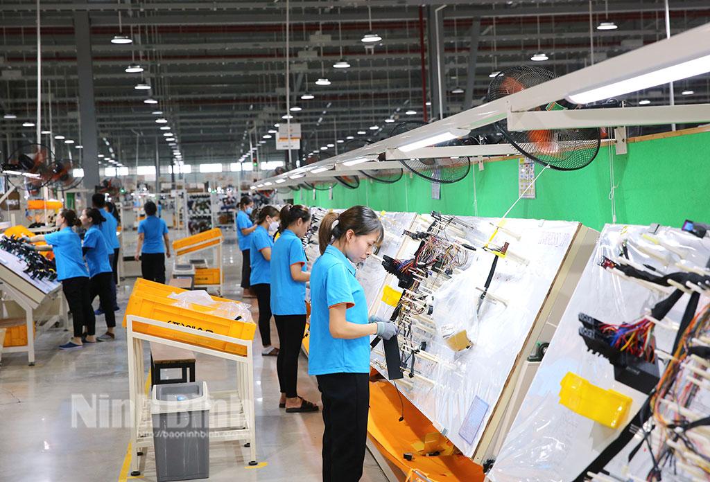 Ninh Binh's industrial clusters create jobs for over 30,800 labourers