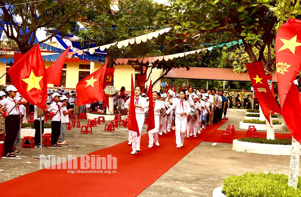 Over 262,000 students attend opening ceremony for new school year
