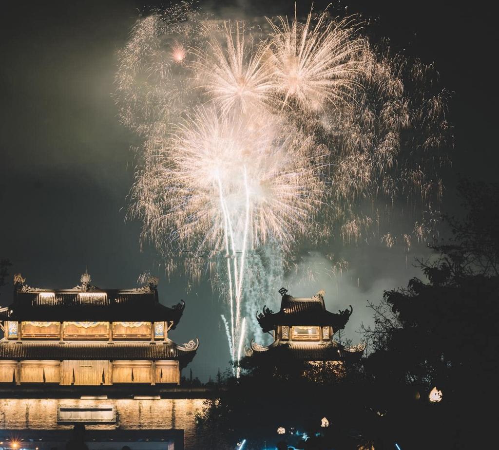 Fireworks to be set off at five locations in Ninh Binh to welcome Tet