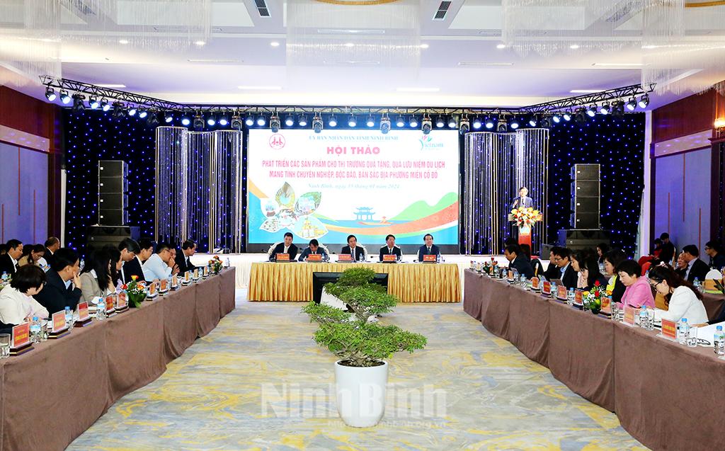 Seminar discusses development of gifts and souvenirs for tourists